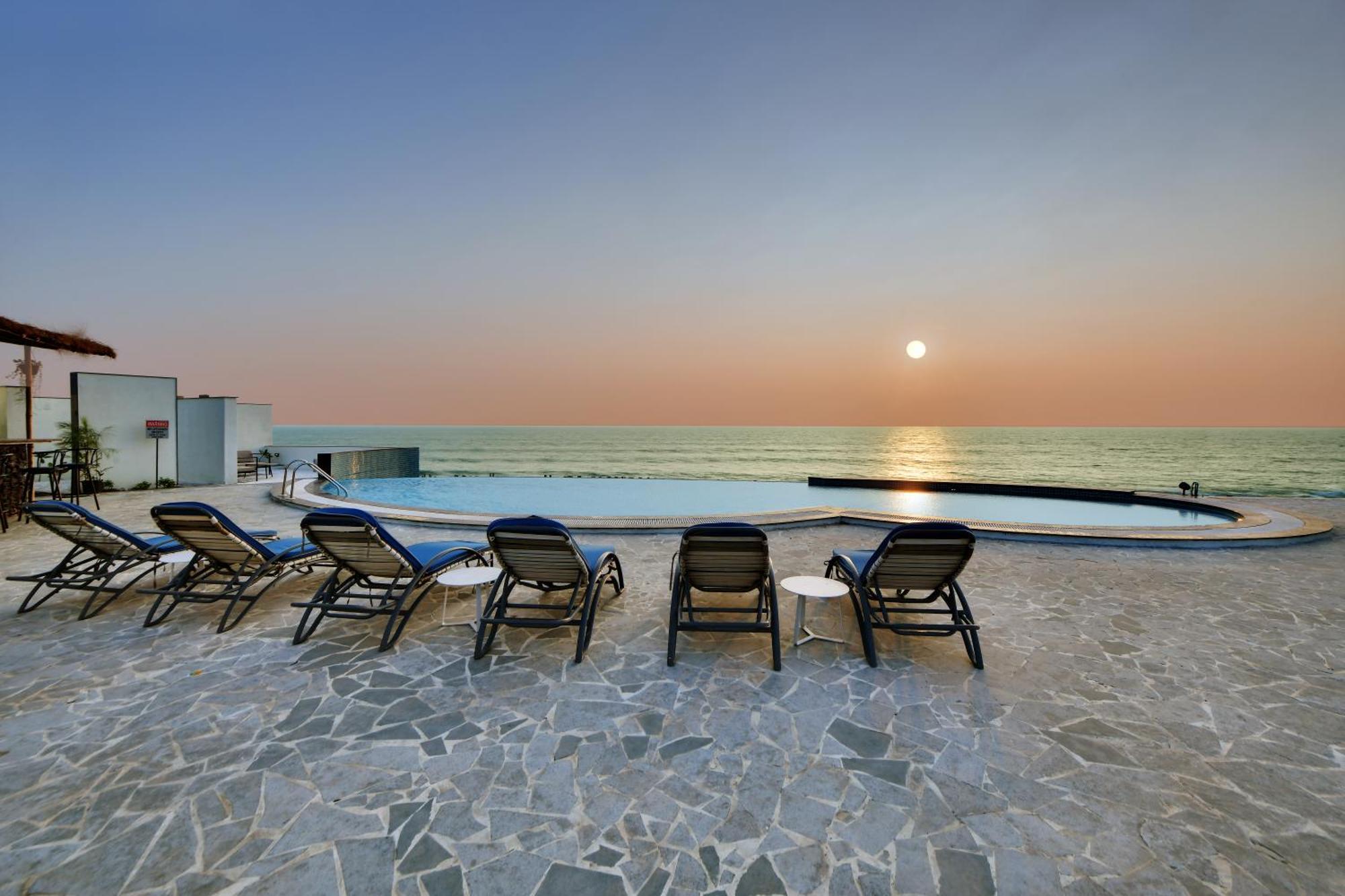 The Fern Leo Beach Resort , Madhavpur Porbandar Bagian luar foto